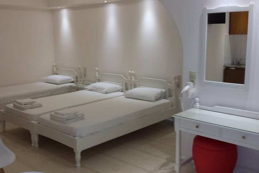 Margo Quadruple bed studios in Naxos
